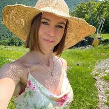 An early Christmas gift for the boys but they're a tad unsure. How long did  it take your cats to get used to it?