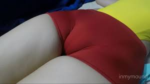 Shorts marcando a buceta