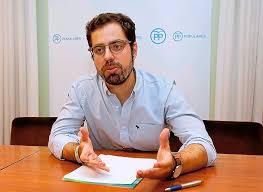 D a g a / introduccion; Debe Haber Jovenes Que Valgan No Solo Por Su Juventud