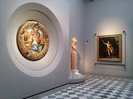 Da noi si e' tradotto in un boom di visitatori agli uffizi con + 27% di giovani under 25 nel fine settimana. Chiara Ferragni Agli Uffizi Che Orrore Diario Dell Arte