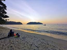 Ceriakan percutian anda dengan pelbagai aktiviti yang menarik. Teluk Nipah Pulau Pangkor Percutian Bajet