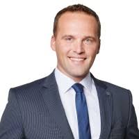 800+ "Stuber" profiles