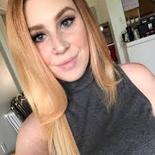 Heather Coon's Instagram, Twitter & Facebook