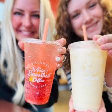 Samantha Derr's Instagram, Twitter & Facebook