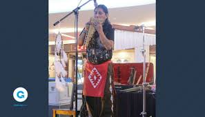 Dengan jumlah penduduk sekitar 255 juta orang dan memiliki pulau yang mencakup lebih dari 17.000 yang telah dihuni. Lobito Pemain Musik Instrumen Suku Indian Hadir Di Tsm Makassar Gosulsel