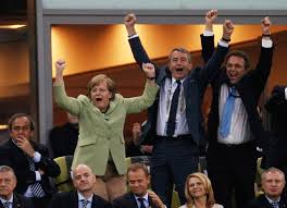 Angela merkel stepped out in support of the geh deinen weg campaign for integration during a national weekend of celebrating tolerance and diversity. Angela Merkel Fussball Mutti Jubelt Gala De