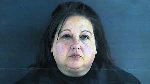 Vinton woman arrested after allegedly embezzling from Christian school