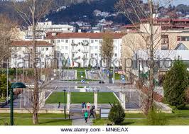 Welcome to the official instagram account of fc famalicão ⚪ #nascivilanova #amordeperdicão www.fcfamalicao.pt. Vila Nova De Famalicao Portugal Urbane Kunst Aus Bunt Bemalten Tote Baume In Parque Da Devesa Stadtischen Park Stockfotografie Alamy