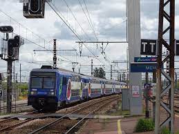 Gare sncf et rer de melun) est en service pendant les tous les jours. Rer D Rame Z 20500 A L Arrivee De Melun Region Ile De France Ile De France Corbeil Essonne