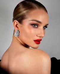 Rosie Huntington Whiteley Glam Red Lipstick Makeup Look Red Lipstick Makeup Red Lipstick Makeup Looks Rosie Huntington Whiteley Makeup