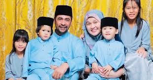 Maybe you would like to learn more about one of these? Sheikh Muszaphar Memang Idam Anak Ramai