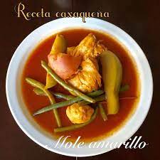 Un Platillo Tipico De La Comida Oaxaquena Mole Amarillo De Pollo Vero Hoy Comida Healthy Recetas Comida Mole
