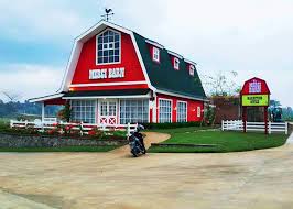 Terletak di lokasi paling selatan dalam malaysia, kini makin banyak tempat menarik di johor bahru yang ditawarkan untuk pengunjung. 7 Tempat Wisata Di Medan Johor Untuk Trip Seharian Traveling Medan