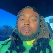 Desmond Griffin's Instagram, Twitter & Facebook