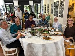 Tan sri datuk amar leo moggie irok1 (born october 1941) is a former politician and former dayak sarawak state party (pbds) president in malaysia. Lanang Sejagat The Launch Of Tan Sri Leo Moggie S From Longhouse To Capital Recollections