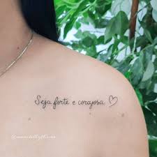 Tatuagem No Ombro 30 Opcoes Lindissimas Para Se Inspirar Blog Da Pajaris Biquinis Moda Viagens E Vida Solar Todos ficaram cheios do espirito santo. tatuagem no ombro 30 opcoes