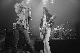 pin by antonio carvacho on led zeppelin led zeppelin jimmy page and robert plant jimmy page