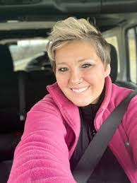 Miranda Hurley's Instagram, Twitter & Facebook