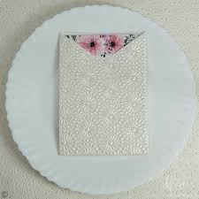 Posh Round Flower Shimmer Textured Paper Cheap Winter Wedding Invitations 7x5 Sngv07