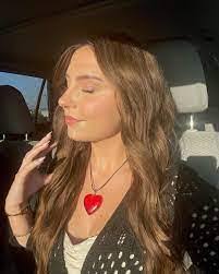 Ashlee Barton's Instagram, Twitter & Facebook