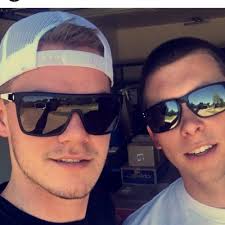 Hunter Kinney (@KinneyHunter)