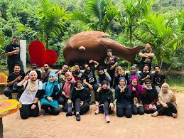 Cleaned and organized india shipments. Square Kenyir Houseboat Atr Global Sdn Bhd Houseboat Kenyir Company Trip