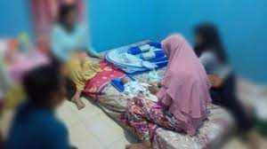 Namun, terkait hal ini menurut mazhab hanafi sekalipun boleh menikahi wanita yang tengah hamil diluar nikah. Siswi Smp Hamil Dan Melahirkan Sang Lelaki Yang Juga Pelajar Tantang Tes Dna Tribunnews Com Mobile