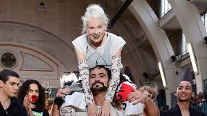Fashion news daily, celebrity party photos and fashion trends brought to you by vogue.co.uk. Vxlzv8m5cwef8m