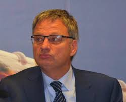 Robert A. Calmes (57) a perde su bida den accidente fatal riba Watty Vos  Boulevard