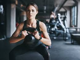 A female of average build and uk weight average of 69kg lifting weights (including large compounds) for half an hour can expect to burn 180 calories. How Many Calories Are Burned While Lifting Weight The Times Of India