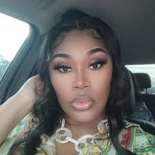 The only question is… left or right? 👀🦀 Which one are you grabbing when  you pull up to Shuck's BWK? Whether it's a loaded crab tray or a full-blown  seafood feast, one