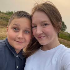 Coyote, Possum, and Skunk Interaction at Deer Feeding Site in Iowa