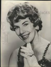 1959 Press Photo Singer Betty Johnson smiles in closeup