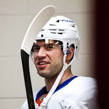 NY Islanders bring back Tony DeAngelo