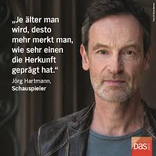 Jörg Hartmann hat die Geschichte seiner Familie aufgeschrieben, die  zugleich eine Liebeserklärung an den Ruhrpott geworden ist. 📺  https://1.ard.de/Joerg_Hartmann2