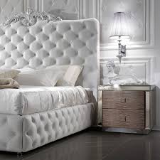 10 Moderne Nachttische Fur Ihr Modernes Schlafzimmer Weisses Lederbett Nachttisch Design Lederbett