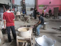 Andono menjelaskan usaha industri aluminium tersebut memiliki residu unsur kimia yang membahayakan. Prestasi Kerja Keras Ed Aluminium Ina Tanaya