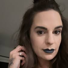 Elizabeth Heffner's Instagram, Twitter & Facebook