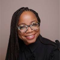 Evelyn Nutt's Instagram, Twitter & Facebook