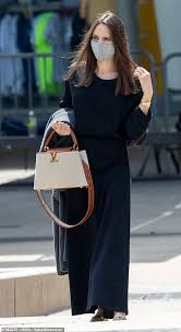 Angelina jolie receives the jean hersholt humanitarian award. 1qycfdgv0e9cqm