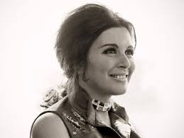 لماذا اغتالت المخابرات المصرية سعاد حسني؟ أزواج سعاد حسني الخمسة وأخر صور نادرة لها ولشقيقتها المطربة المشهورة ومفاجأة بأخر الفيديو. Ø´Ø§Ù‡Ø¯ Ø¢Ø®Ø± Ø¸Ù‡ÙˆØ± Ø¥Ø¹Ù„Ø§Ù…Ù‰ Ù„Ù„Ø³Ù†Ø¯Ø±ÙŠÙ„Ø§ Ø³Ø¹Ø§Ø¯ Ø­Ø³Ù†Ù‰ Ø¹ÙŠÙ†