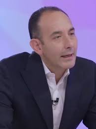 La Democracia y la Elección: Reflexiones de Roberto Gil