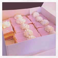 Vind hier alle informatie over mona pudding tompouce. Tompouce Mmmmm Dutch Recipes No Bake Cake English Food