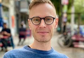 Manchester boots out masturbation paper student