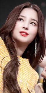 Nancy went to the field today to pick flowers 💐😍