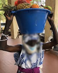 🚨JAPPALE MAME GALO🚨 Voici MAME GALO Une mamie âgée de 82 ans et vendeuse  de fruits. Chaque jour, elle quitte la rue 10 à PIKINE pour vendre ses  fruits en ville notamment