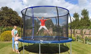 Trampolin gartentrampolin kinder indoortrampolin outdoor trampolin mit sicherheitsnetz 140x160cm (rot). Garten Als Spielplatz Selbst De