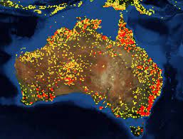 The fire department of new south wales, australia posted a video on tuesday showing one of their trucks surrounded by a raging. Fotografin Avustralya Daki Orman Yanginlarini Gosterdigi Ve Nasa Tarafindan Cekildigi Iddiasi