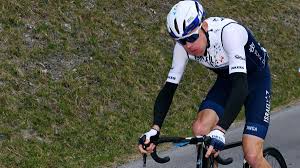 Brevet dauert 1:19 und ist auf deutsch, es gibt aber auch untertitel in verschiedenen sprachen. Giro D Italia Egan Bernal Gibt Sich Trotz Zeitfahren Am Schlusstag Im Kampf Um Rosa Optimistisch Eurosport