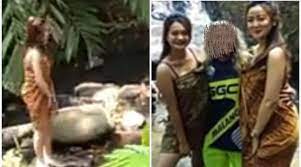Mandi pakai kemben bisa2 ada orang yang ngintip. Viral Jalur Gowes Gadis Desa Pakai Kemben Muncul Di Malang Ini Penjelasan Pemda Suara Merah Putih